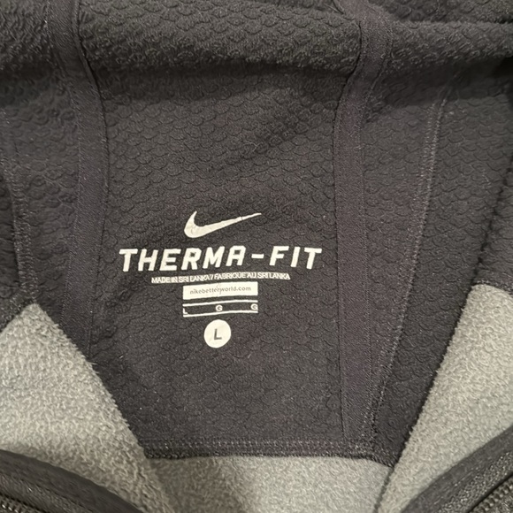 Nike Thermal-Fit jacket size Large - Picture 3 of 5